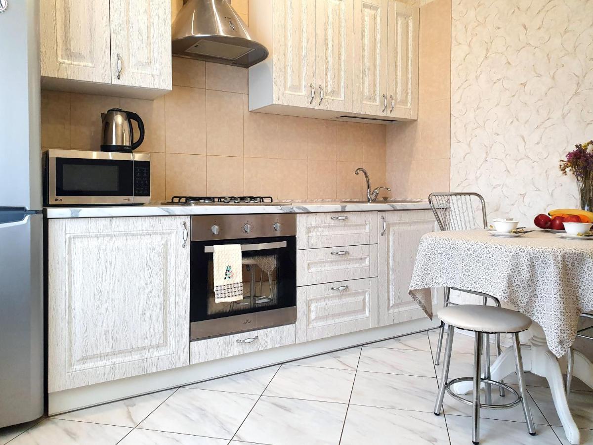 Lux Apartament Dacha Харків Екстер'єр фото